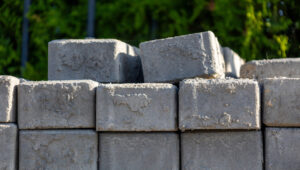 Bir Sonraki Kendin Yap Projeniz için Gereken Beton Blokları Nasıl Hesaplarsınız, Böylece Çok Fazla Satın Almazsınız
