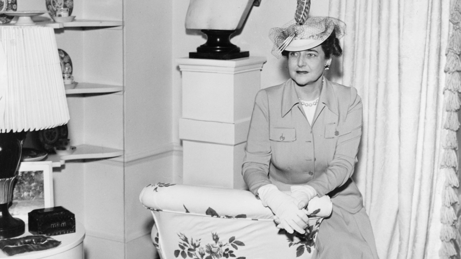 Dorothy Draper'dan Günün Sözü: 'Bu İç Dekorasyon Konusunun Ne Kadar Saf Şey ve Saçmalıkla Çevrelendiğini Hiç Düşündünüz mü?'