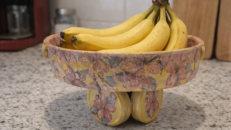 Dekupajlı kızartma tavasından yapılmış DIY depolama