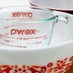 Temperli Züccaciye İçin Yeni Bir Tekniği Tanıtan Nadir Pyrex Tabak
