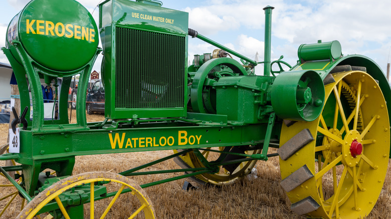 Waterloo Boy Model N traktör