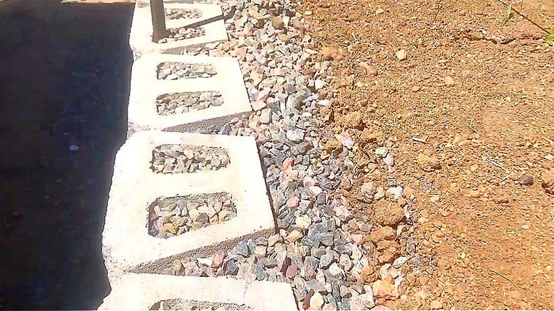 Çakılla doldurulmuş istinat duvarı