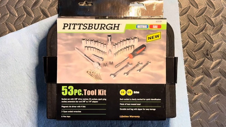 Pittsburgh 53 parçalı alet seti paketinde