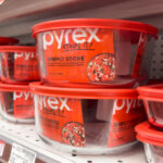 Pyrex ve CorningWare'in Aynı Şirkete Ait Olduğunu Farkında Değildik