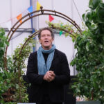 Monty Don'dan Günün Sözü: 'Kaçınılmaz olarak, Büyüyen Çocuklu Bir Ailenin Bulunduğu Gerçek Bahçe...'
