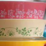 Asırlık Bir Tasarımdan Esinlenen Vintage Pyrex Deseni