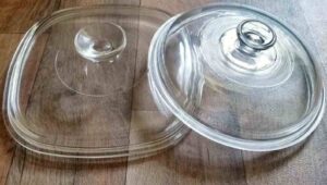 Eski Güveç Kapaklarını En Şirin, Asılı Kuş Banyolarına Dönüştürün
