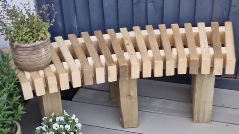 Jack's Garden tarafından yapılan DIY kavisli tezgah