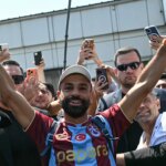 Liverpool'un eski yıldızı Salah, Trabzonspor'a transfer olmadan önce Türkiye'ye geldi