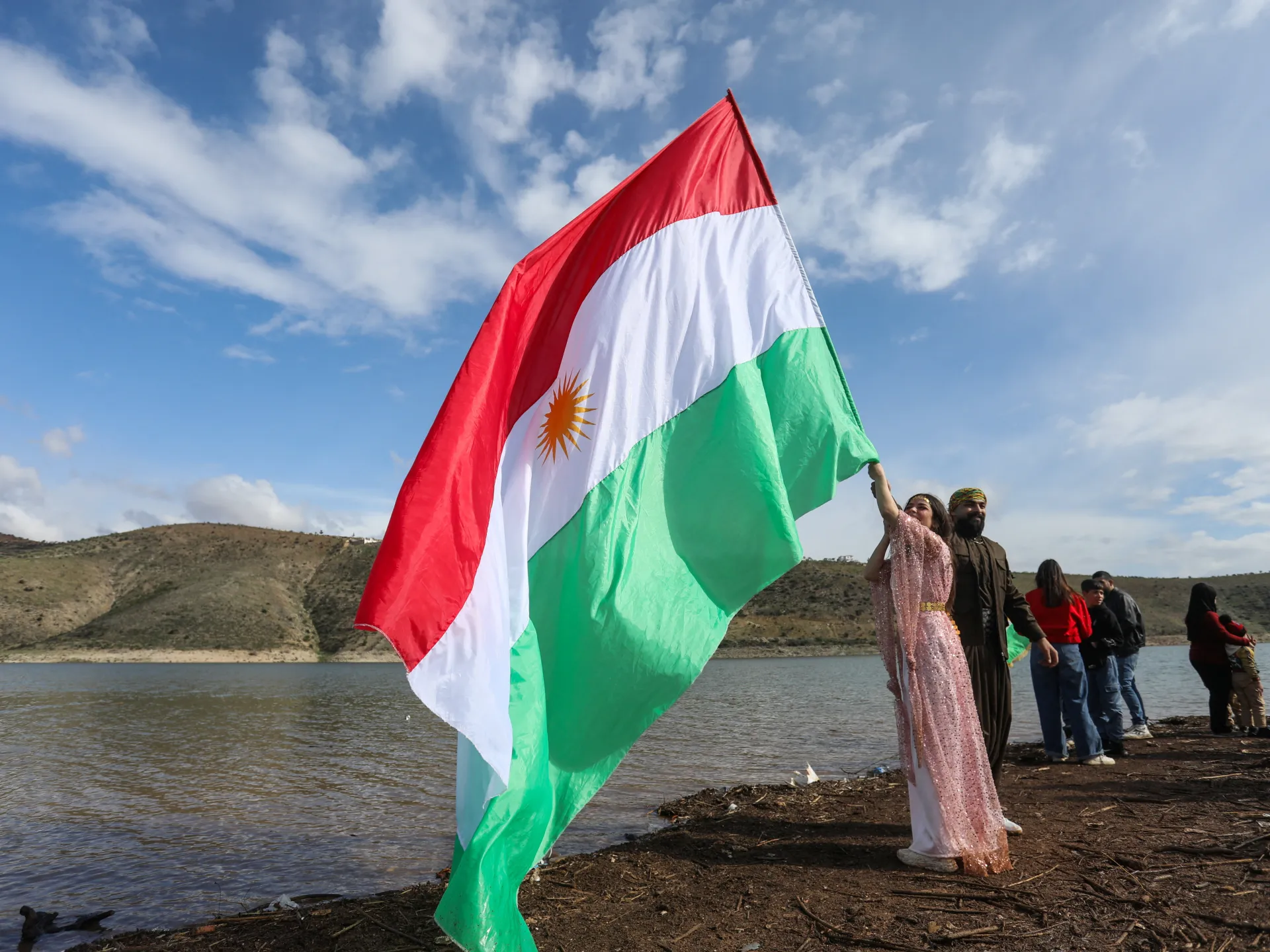 SDG Suriye'de dağılırken Kürtler haklarını nasıl güvence altına alacaklarını düşünüyor