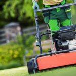 Kolayca Depolanan Home Depot'tan Basit Bir Çözüm İçin Büyük ve Pahalı Çim Havalandırıcılarından Kurtulun