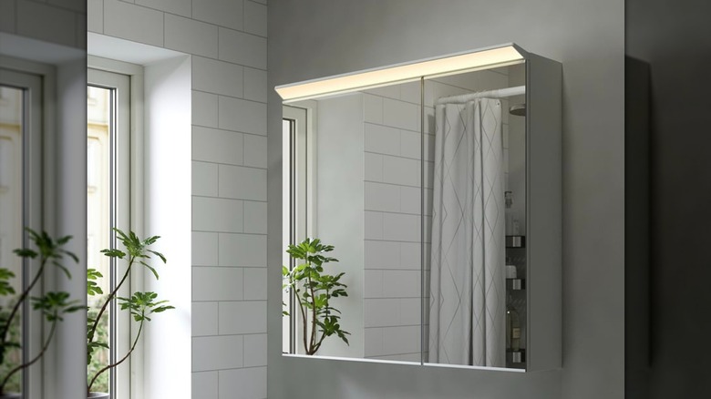 IKEA TREASJÖN Banyo dolabı
