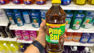 Pine-Sol’un Sahibi Kim? Bu Popüler Temizleyicinin Arkasındaki Büyük Marka