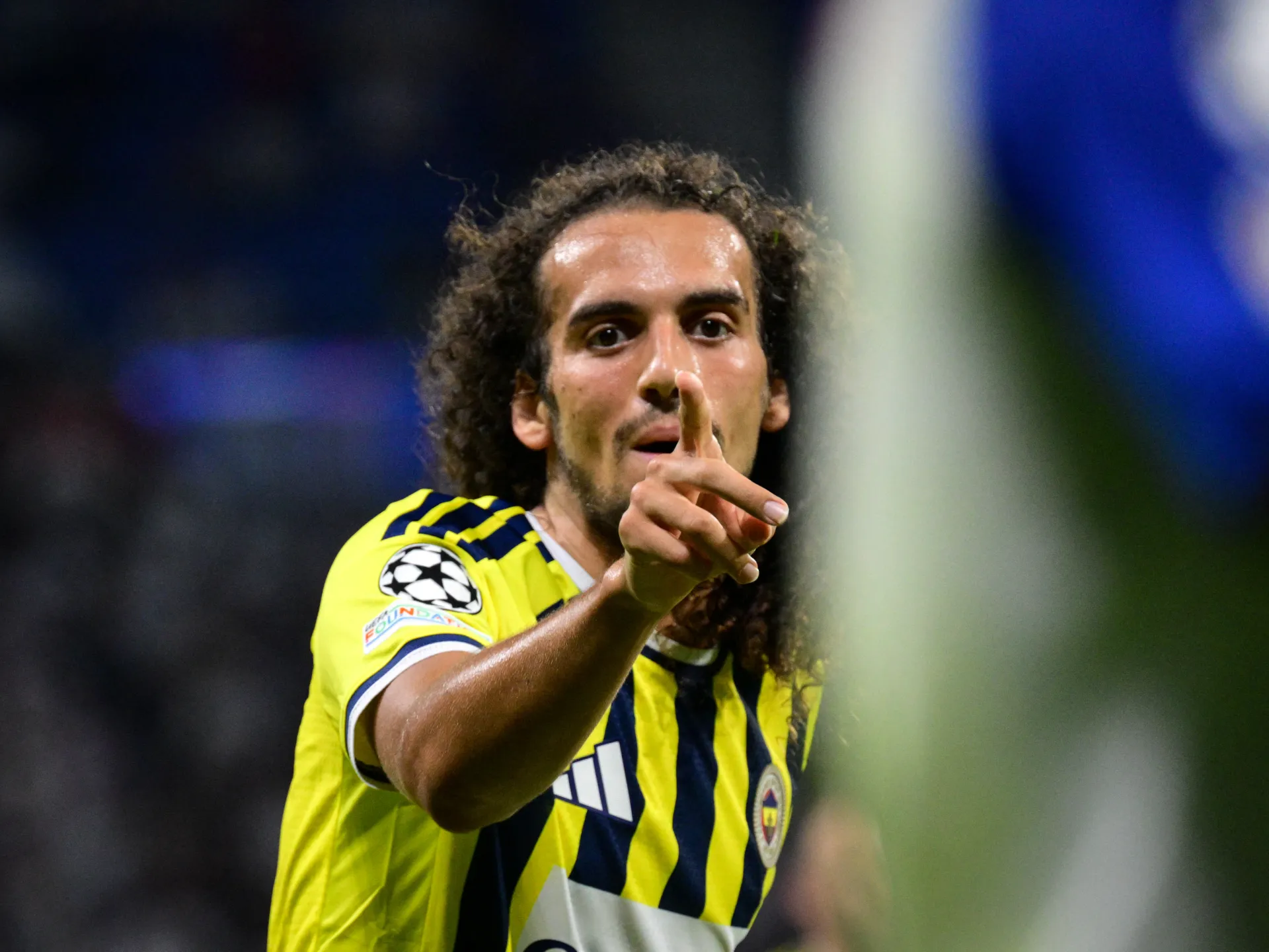 Fenerbahce'de Greenwood ve Guendouzi, Lyon'da yaşanan arbedenin ardından para ve men cezasına çarptırıldı