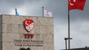 Türkiye, soruşturma kapsamında futbol hakemliği kurumunun başkanını ve altı üyesini tutukladı