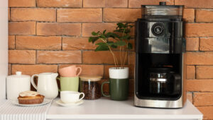 Good Riddance Kahve Kupa Dağınıklığı: Amazon’dan Tezgahınız İçin Modern Alternatif