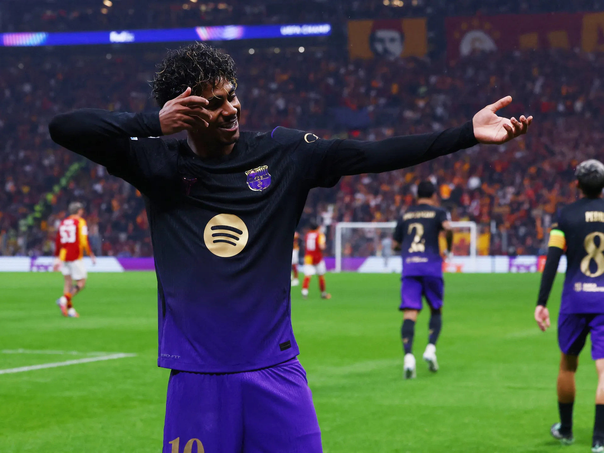 Yamal'ın büyüsü Barcelona'nın Şampiyonlar Ligi'nde Galatasaray'ı yenmesine yardımcı oldu