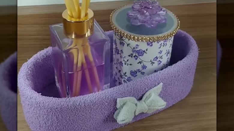 Mor keçe fiyonklu banyo saklama kabı